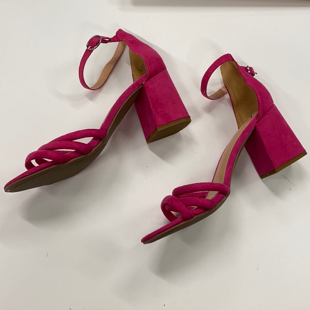 NWOT A New Day Hot Pink Ankle Strap Shoe Size 9.5